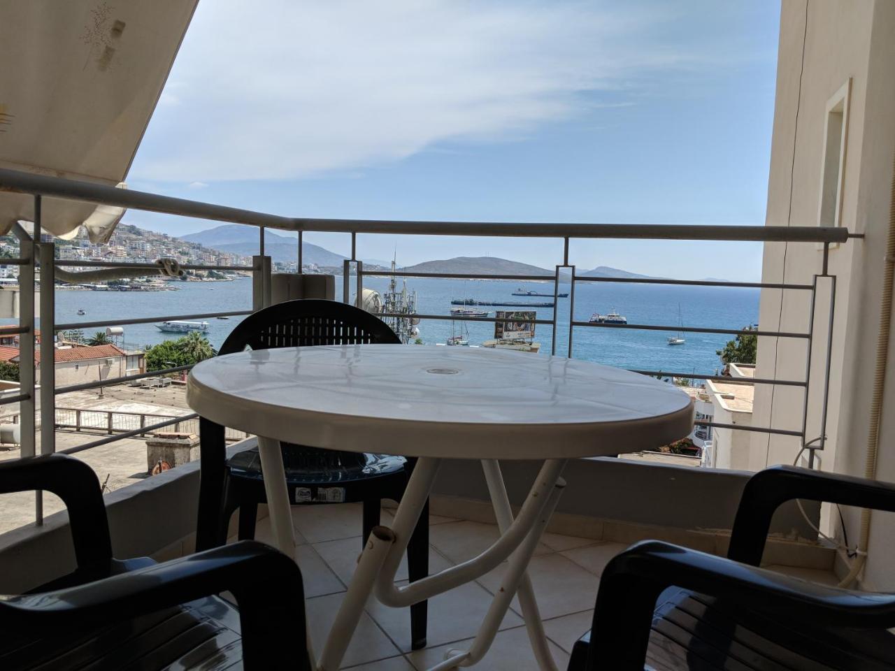 Seafront Apartment Saranda Dış mekan fotoğraf